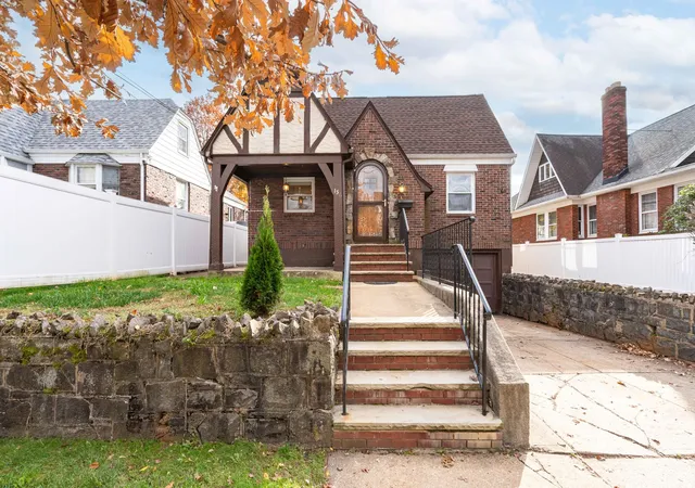 1st image of 156 Goodwin Ave, Staten Island, NY 10314 | MLS# RLS20086580