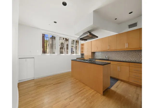 Listing Photo 5 - Condo for sale in building located at 175 Pacific St, New York City, NY 11201 - Unit #1