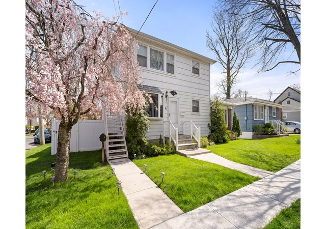 1st image of 4 Cottage Ave, New York City, NY 10308 | MLS# RLS20086960