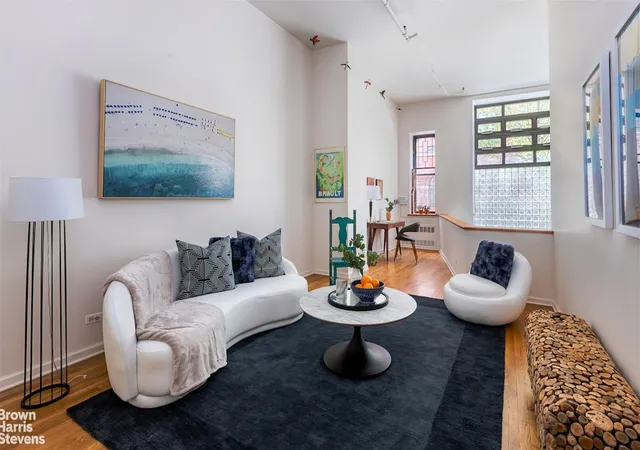 2nd image of 708 Greenwich St, New York City, NY 10014