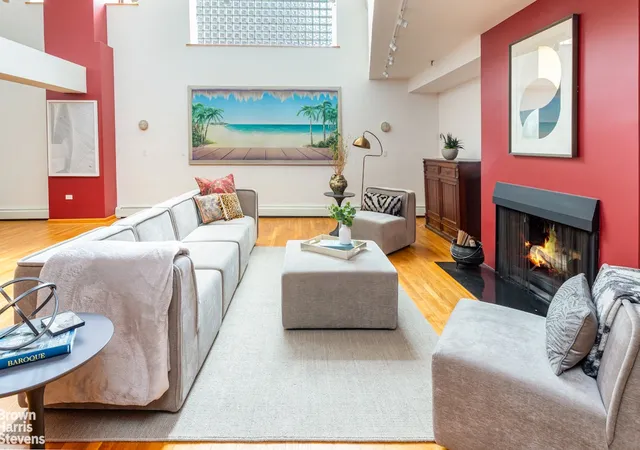 3rd image of 708 Greenwich St, New York City, NY 10014