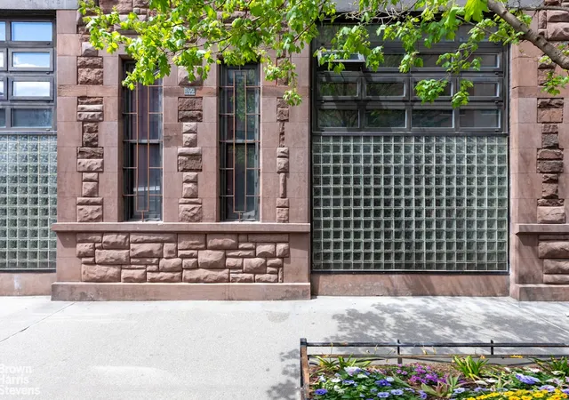 4th image of 708 Greenwich St, New York City, NY 10014