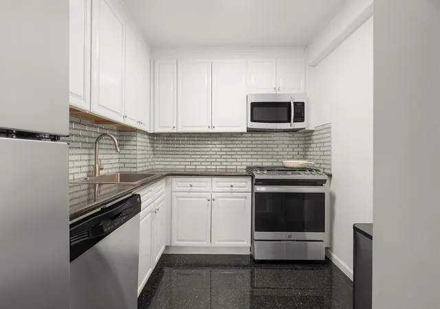 Photo 3 of House for sale at 400 E 77th Street #6J, New York, NY 10075 | MLS# RLS20086998 | Listing updated on 2026-06-29