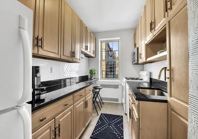 2nd image of 720 Fort Washington Ave #5X, New York City, NY 10040 | MLS# RLS20087006