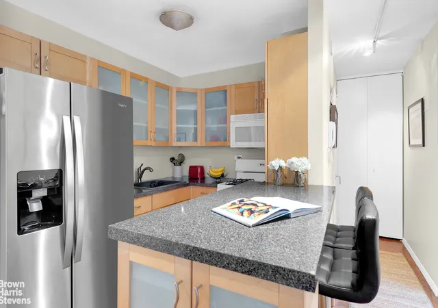 3rd image of 130 W 67Th St #22H, New York City, NY 10023 | MLS# RLS20087043