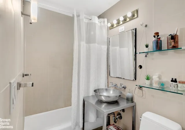 5th image of 130 W 67Th St #22H, New York City, NY 10023 | MLS# RLS20087043