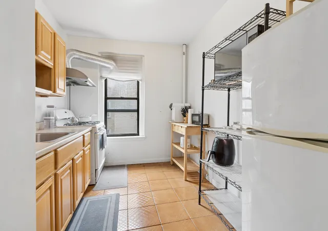 1st image of 828 Gerard Ave #5G, New York City, NY 10451 | MLS# RLS20087119