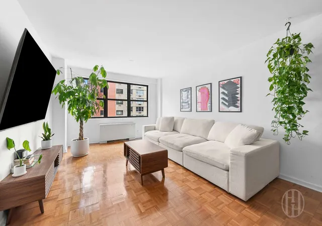 1st image of 201 E 28Th St #10L, New York, NY 10016 | MLS# RLS20087122