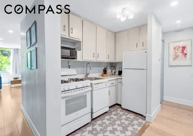Photo 3 of House for sale at 353 E 72nd Street #3CD, New York, NY 10021 | MLS# RLS20085892 | Listing updated on 2026-07-26