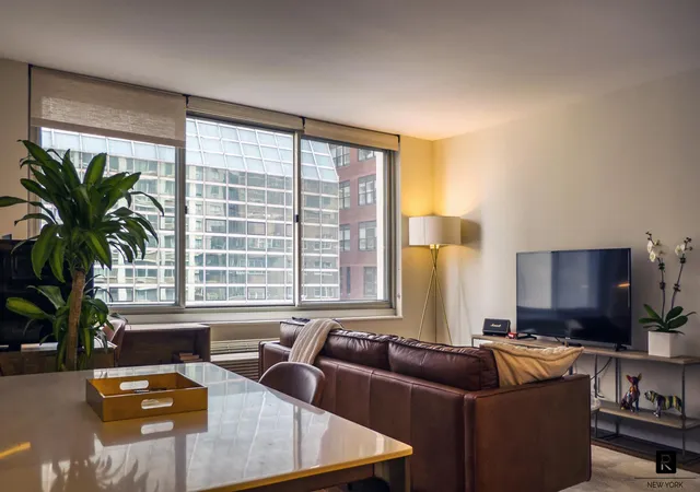 4th image of 333 E 45Th St #12-F, New York, NY 10017 | MLS# RLS20087318