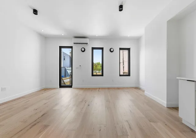 4th image of 64-08 60Th Pl, Ridgewood, NY 11385 | MLS# RLS20087448