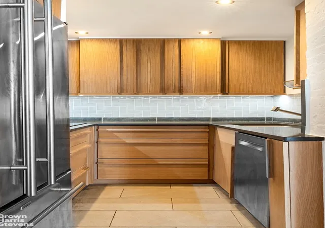 Photo 3 of Sale Pending at 19 Prospect Park W #1, Brooklyn, NY 11215 | MLS# RLS20087545 | Listing updated on 2026-06-09