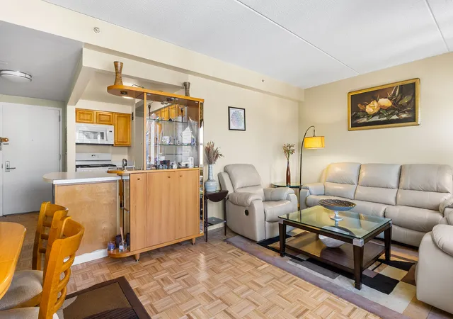4th image of 102 Bradhurst Ave, New York, NY 10039