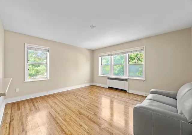 Listing Photo 2 - Condo for sale in building located at 5444 Arlington Ave, New York, NY 10471 - Unit #G24