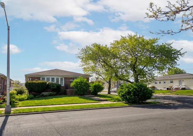 2nd image of 143 81 227th St, Laurelton, NY 11413 | MLS# RLS20087615