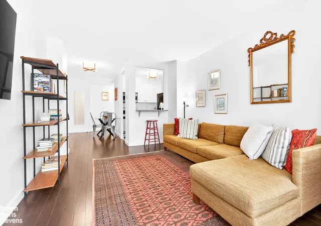 3rd image of 520 E 72Nd St #3G, New York, NY 10021 | MLS# RLS20087680