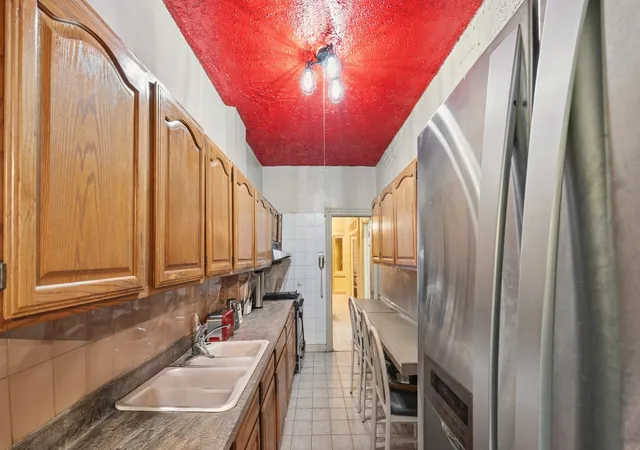Listing Photo 4 - Condo for sale in building located at 160 E 31st St, Brooklyn, NY 11226