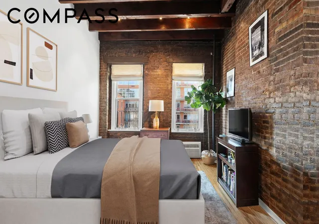 Homes for sale in New York City, NY | 92 Horatio St, New York City, NY 10014