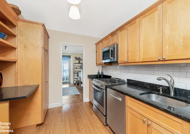 4th image of 2500 Johnson Ave #15R, New York City, NY 10463 | MLS# RLS20087723