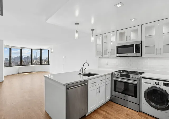 Photo 3 of House for sale at 330 E 38th Street #43P, New York, NY 10016 | MLS# RLS20087813 | Listing updated on 2026-04-30