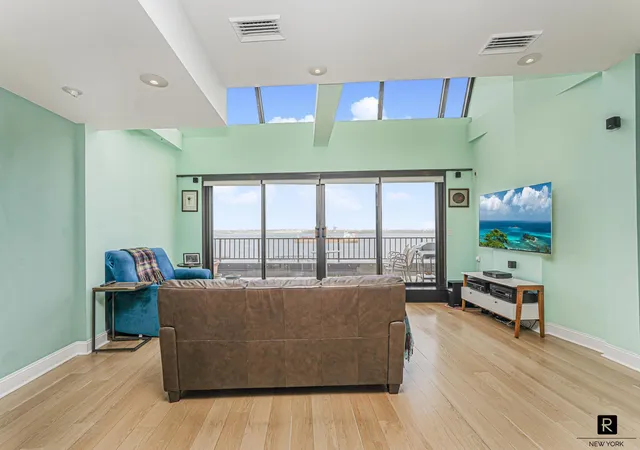 Homes for sale in New York City, NY | 10 Bay Street Lndg #8-D, New York City, NY 10301 | MLS# RLS20087843