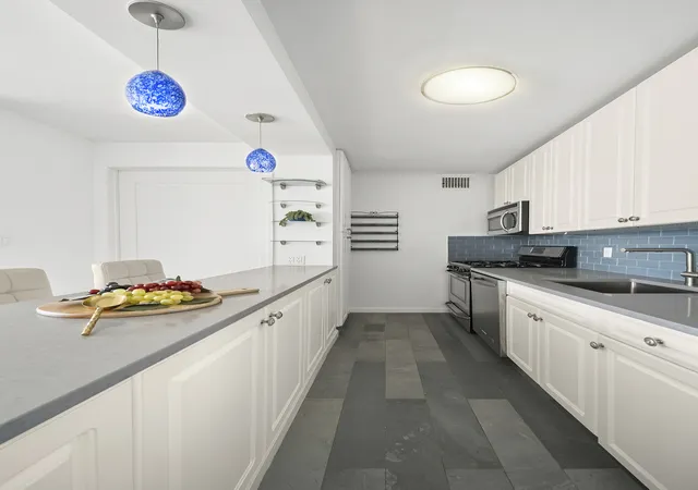 4th image of 205 W End Ave #8K, New York, NY 10023 | MLS# RLS20087861