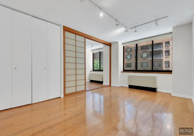 House for sale at 250 E 40th Street #4D, New York, NY 10016 | MLS# RLS20087868 | Listing updated on 2026-07-19