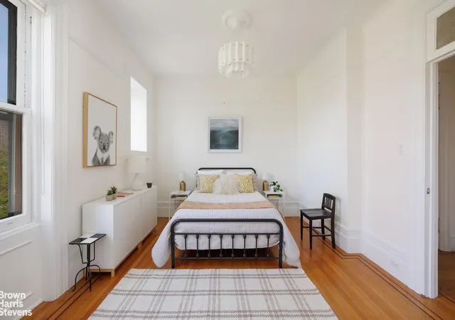 5th image of 126 Greene Ave, New York City, NY 11238