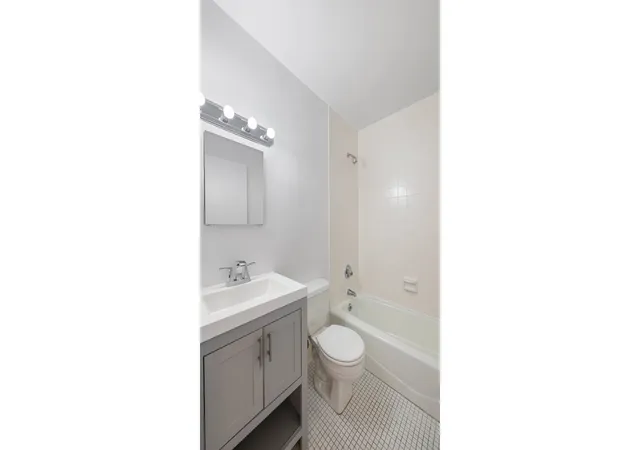 4th image of 301 E 45th St #19C, New York City, NY 10017 | MLS# RLS20087895