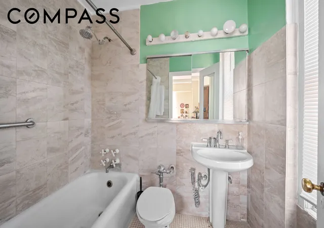 Photo 3 of House for sale at 225 Central Park W #905/906, New York City, NY 10024 | MLS# RLS20087939 | Listing updated on 2026-07-29