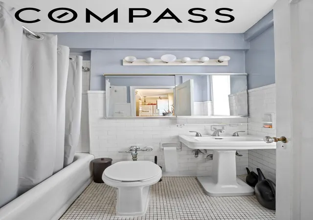 Photo 4 of House for sale at 225 Central Park W #905/906, New York City, NY 10024 | MLS# RLS20087939 | Listing updated on 2026-07-29