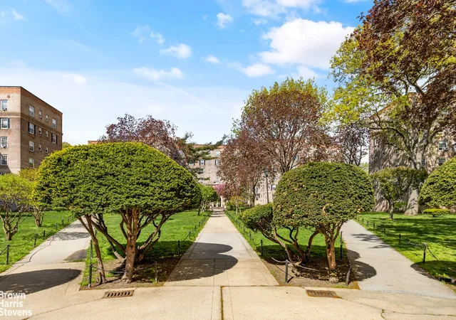 2nd image of 55-01 31St Ave, Woodside, NY 11377
