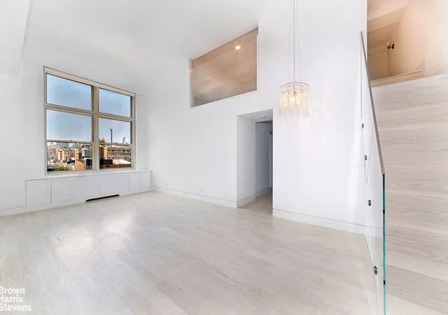 2nd image of 120 E 87Th St, New York City, NY 10128
