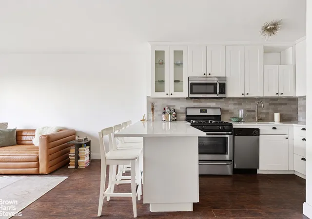 2nd image of 185 Hall St #710, Brooklyn, NY 11205 | MLS# RLS20088151
