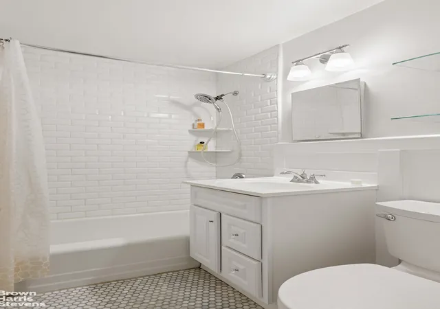 5th image of 185 Hall St #710, Brooklyn, NY 11205 | MLS# RLS20088151