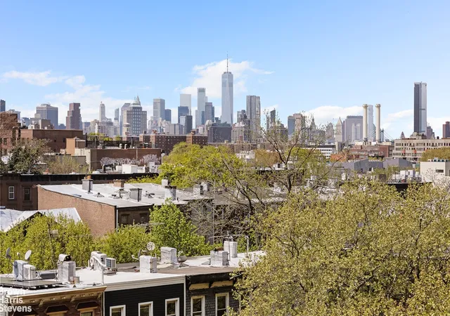 2nd image of 185 Hall St, Brooklyn, NY 11205