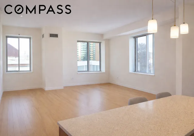 2nd image of 212 S Oxford St #7K, New York City, NY 11217 | MLS# RLS20069667