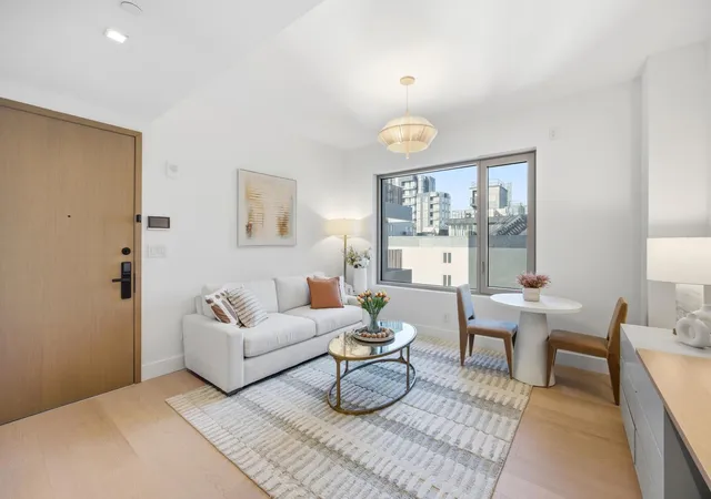 2nd image of 24-01 Queens Plz N #1601, New York City, NY 11101 | MLS# RLS20088259