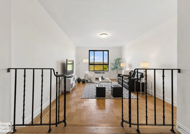 4th image of 4445 Post Rd, New York, NY 10471
