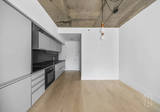4th image of 115 Norfolk St, New York City, NY 10002