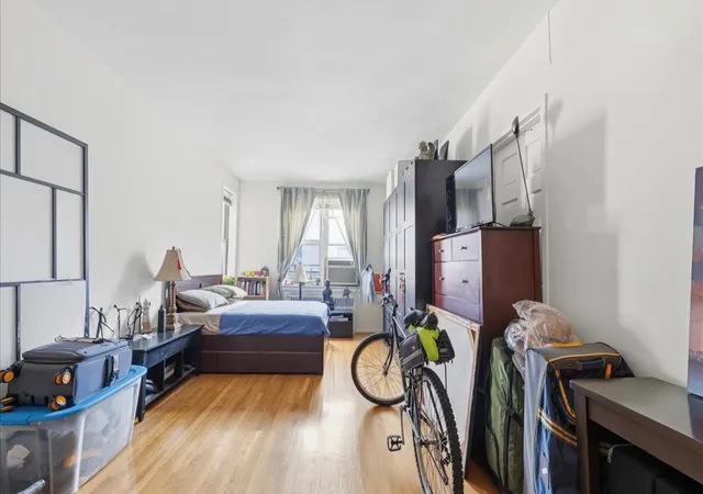 2nd image of 800 Grand Concourse #4EN, Bronx, NY 10451 | MLS# RLS20088368