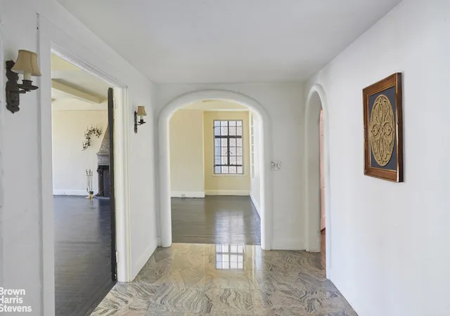 Listing Photo 4 - Condo for sale in building located at 350 E 57Th St, New York City, NY 10022 - Unit #15A