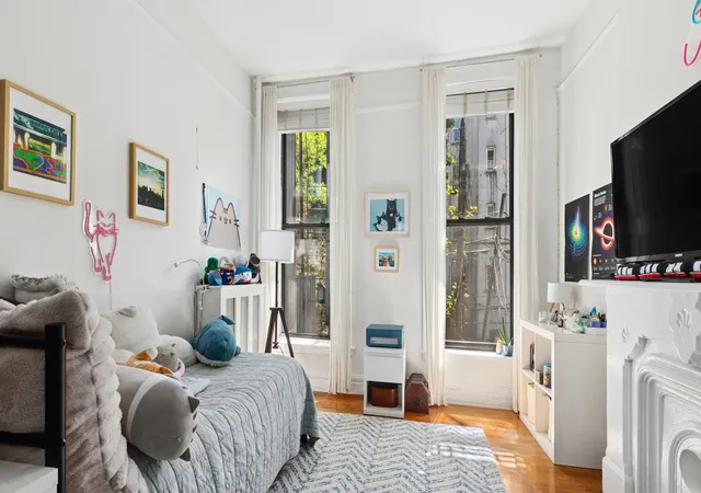 4th image of 46 St Marks Pl, New York City, NY 11217 | MLS# RLS20088386
