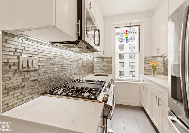 Listing Photo 3 - Condo for sale in building located at 215 W 91St St, New York City, NY 10024 - Unit #94