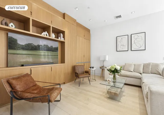 Photo 2 of House for sale at 55 Wall St #PH905, New York, NY 10005 | MLS# RLS20088652 | Listing updated on 2026-06-16
