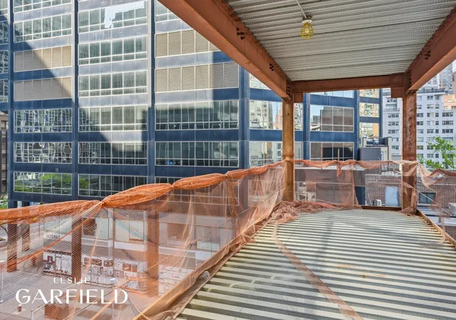 Single family home for sale at 210 E 52nd Street, New York, NY 10022 | MLS# RLS20088680