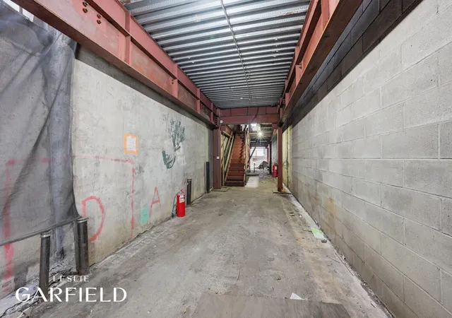 Photo 3 of Single family home for sale at 210 E 52nd Street, New York, NY 10022 | MLS# RLS20088680 | Listing updated on 2026-07-09