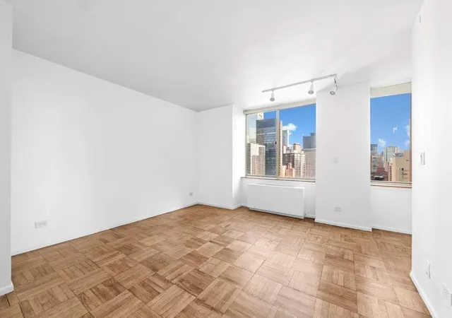 2nd image of 236 E 47Th St #33D, New York City, NY 10017 | MLS# RLS20088717