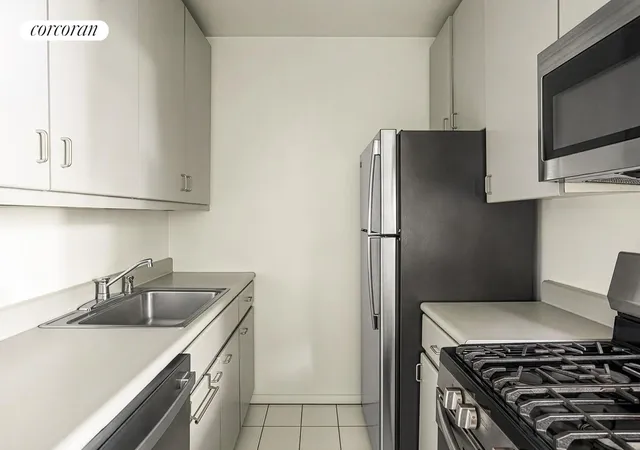 Photo 4 of Sale Pending at 171 E 84th Street #7F, New York, NY 10028 | MLS# RLS20088831 | Listing updated on 2026-06-08