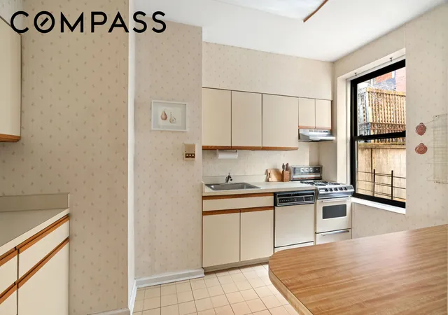Listing Photo 3 - Condo for sale in building located at 61 Pierrepont St, New York City, NY 11201 - Unit #24